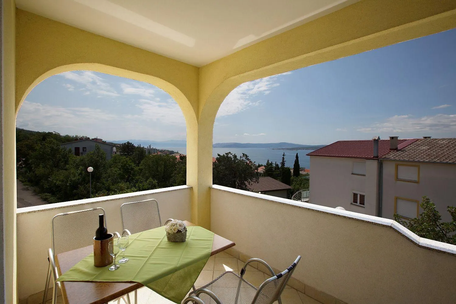 Mediterranes Apartment Nur 350 Meter Zum Strand Mit Meerblick, Elektrogrill, Privatparkplatz Dramalj