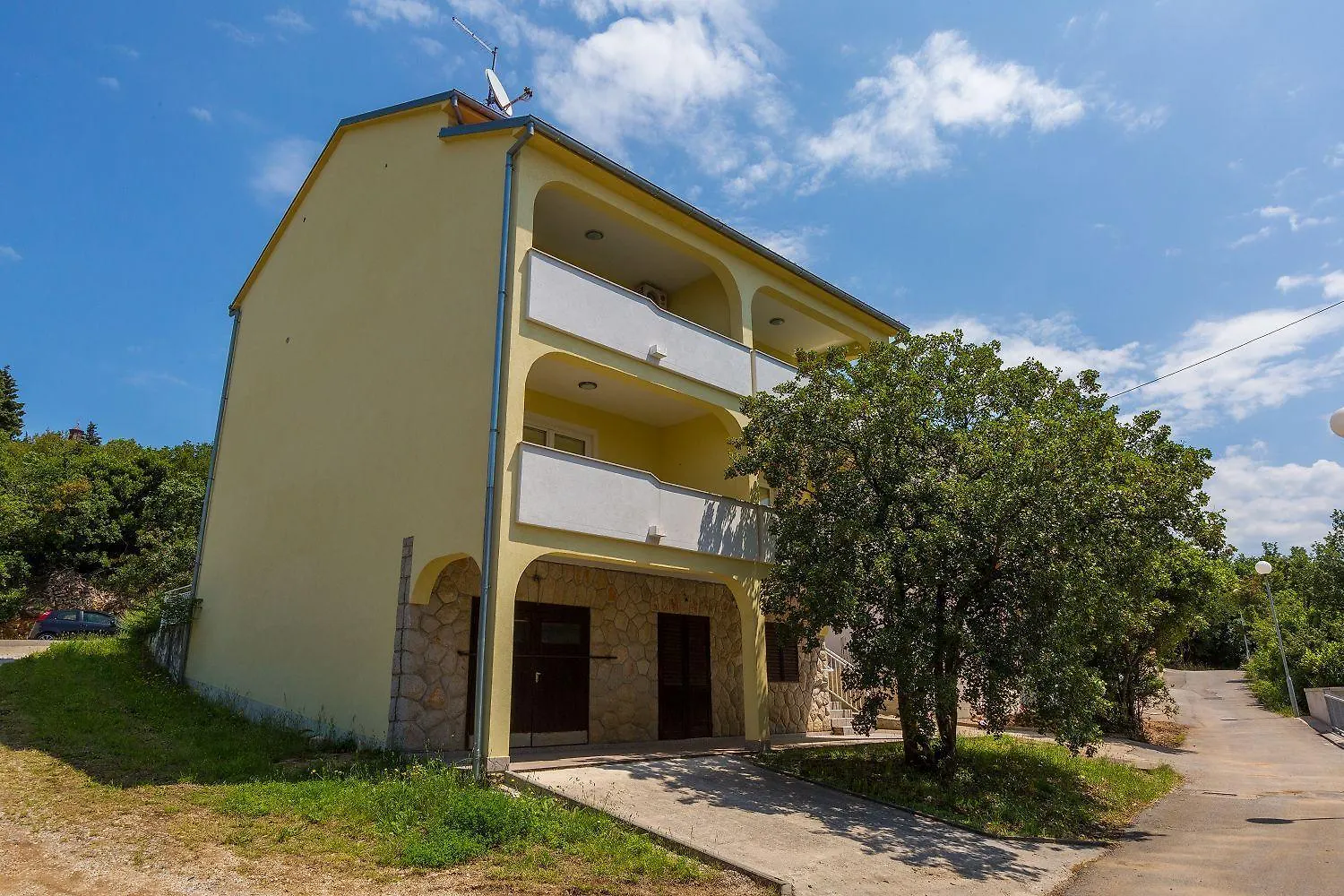 Mediterranes Apartment Nur 350 Meter Zum Strand Mit Meerblick, Elektrogrill, Privatparkplatz Dramalj Croatia