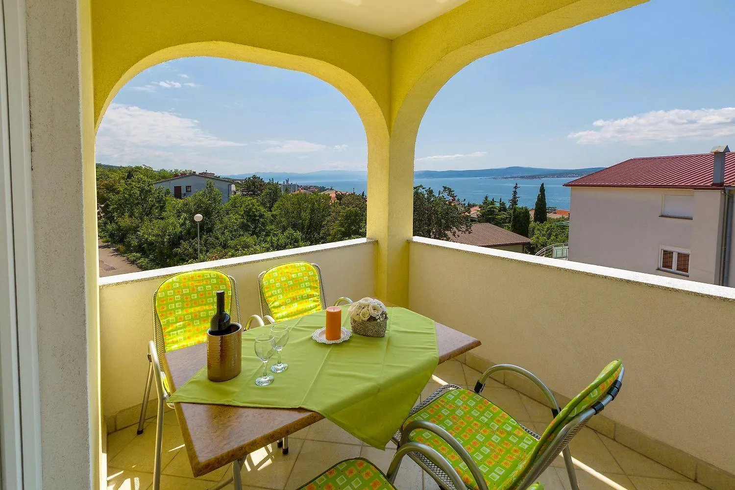 Mediterranes Apartment Nur 350 Meter Zum Strand Mit Meerblick, Elektrogrill, Privatparkplatz Dramalj 0*,
