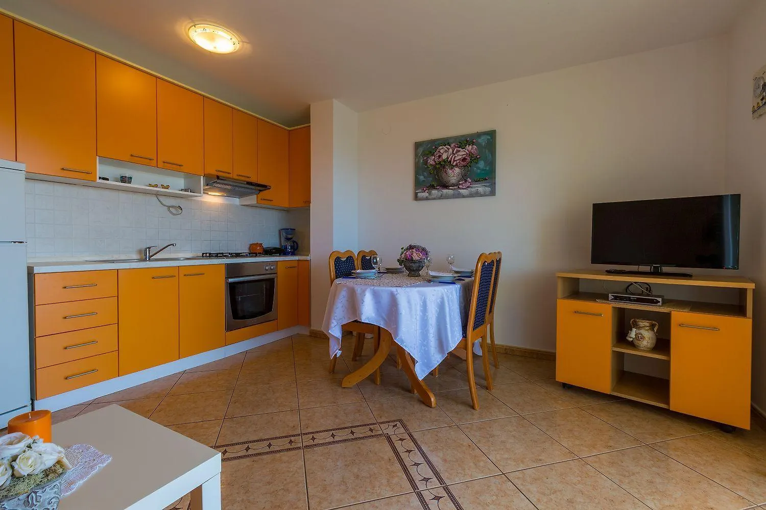 Mediterranes Apartment Nur 350 Meter Zum Strand Mit Meerblick, Elektrogrill, Privatparkplatz Dramalj