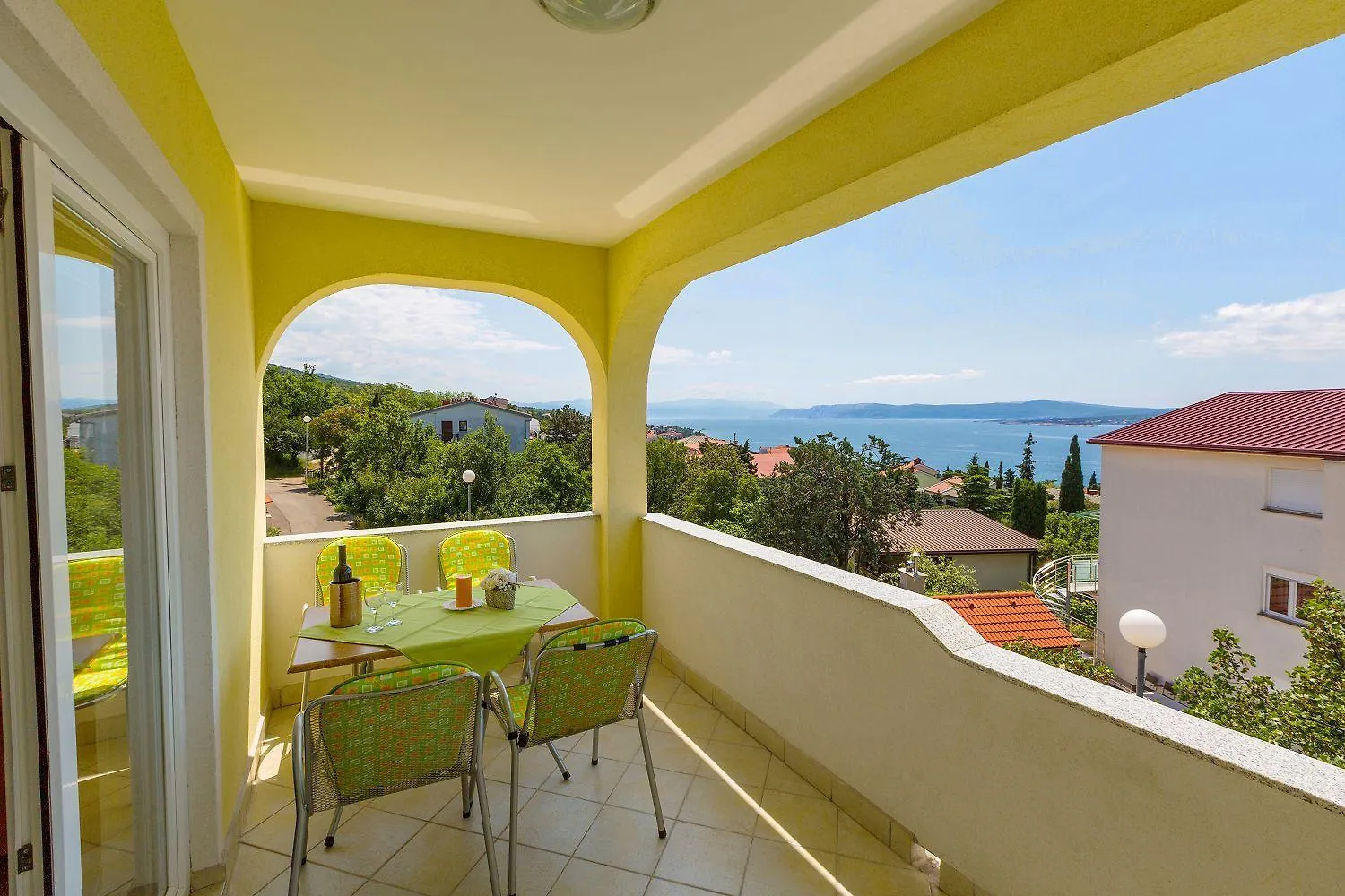 Mediterranes Apartment Nur 350 Meter Zum Strand Mit Meerblick, Elektrogrill, Privatparkplatz Dramalj