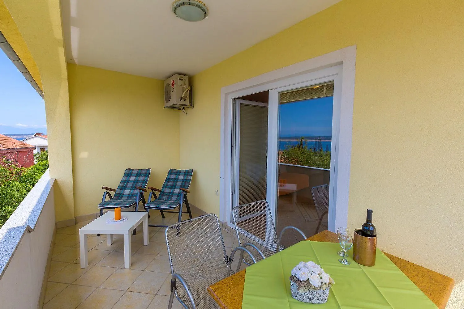 Mediterranes Apartment Nur 350 Meter Zum Strand Mit Meerblick, Elektrogrill, Privatparkplatz Dramalj