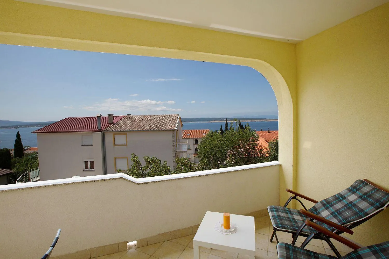 Mediterranes Apartment Nur 350 Meter Zum Strand Mit Meerblick, Elektrogrill, Privatparkplatz Dramalj 0*,  Croatia